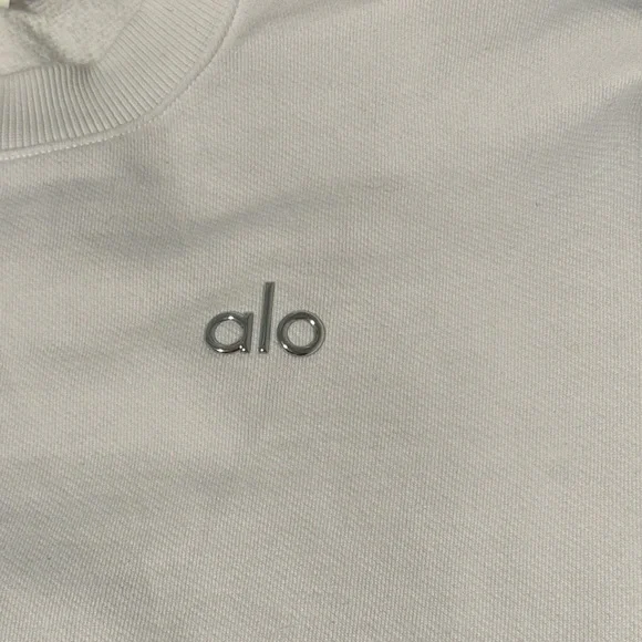 ALO Yoga Classic White Crewneck - Picture 2 of 6